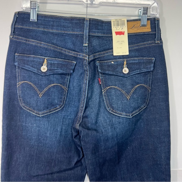 NWT Levi’s Demi Curve Classic Flare Dark Wash Denim Jeans Size 8 - Picture 4 of 13